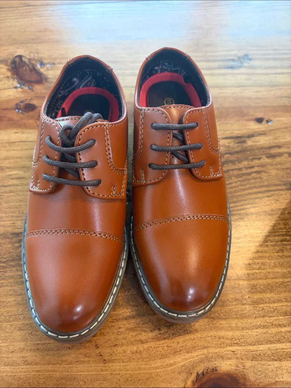 NIB Boys Classic Tan Leather Derby Shoes with Contrast Stitching